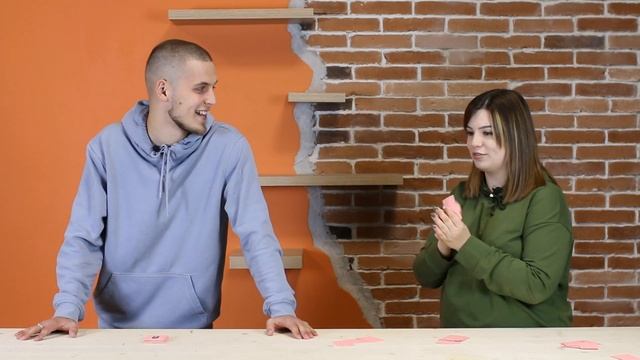 УГАДАЙ СЛОВО ПО ОПИСАНИЮ: кто быстрее объяснит? Смешно и неудобно смотреть онлайн