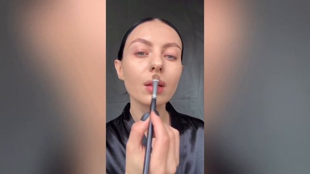 Образ « стрелки графичные и красные губы» смотреть онлайн