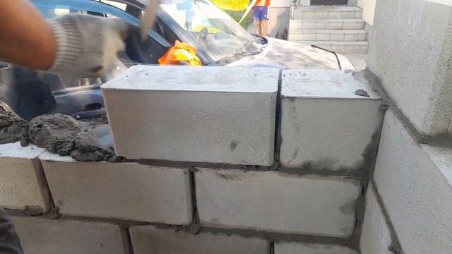 Строим летнюю кухню из шлакоблоков за один день. смотреть онлайн