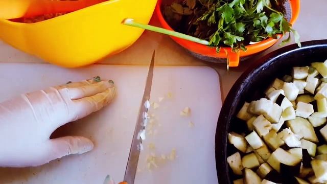 Горячий салат из баклажана и курицы #готовимдома смотреть онлайн