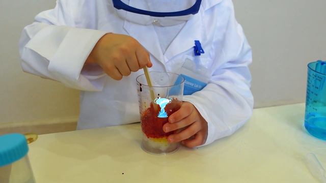 ОПЫТЫ , ILYA ПРОВОДИТ ЭКСПЕРЕМЕНТ смотреть онлайн