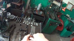 Началось в колхозе утро 4/13. Регулируем клапана на ЯМЗ- 236.