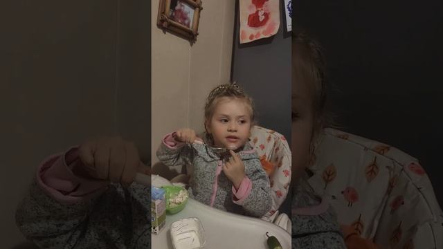 Секрет омоложения маленькой Вари.Прабабушка наша всегда сметанкой мазалась.выглядела на20лет моложе смотреть онлайн