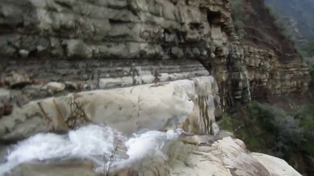 Tall Waterfall in Santa Paula Canyon смотреть онлайн