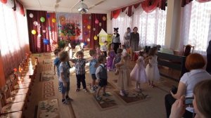 2-я младшая групп «Колокольчик» танец «Раз ладошка, два ладошка»