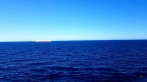 ФУТАЖ – МОРСКОЙ. Натуральный видеофон HD. Море+Корабль на горизонте