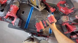 Обзор-сравнение импульсный винтоверт Milwaukee M18 Surge FQID с  Milwaukee M18 FID2. Реальный опыт
