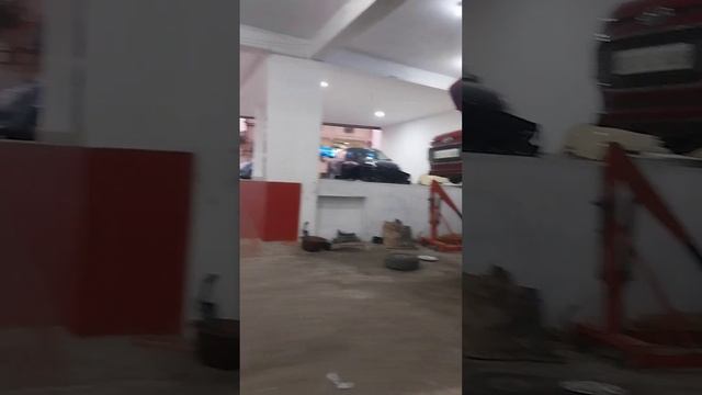 Kar gerej so room... MARUTI SUZUKI... смотреть онлайн
