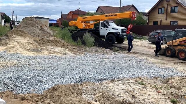 Благоустройство участка, Двор на миллион «Озеро Андреевское» укладка брусчатки, установка бордюров смотреть онлайн