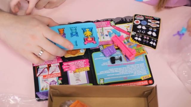 VVSta Unpacking Skeleton Family Toys - Fun Story for Kids Part 1 смотреть онлайн