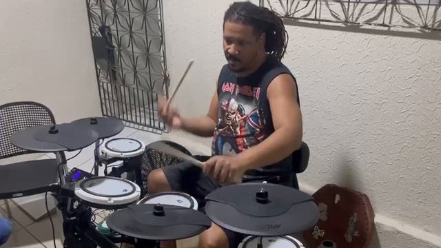 Tirando Um Som Na Bateria Eletrônica Aroma Tdx 25 Ii !