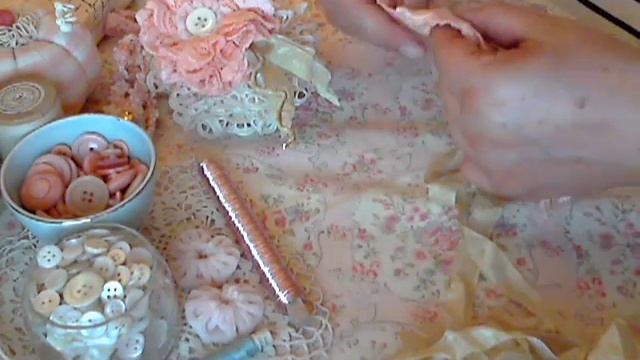 DIY - Powder Puff Flowers смотреть онлайн