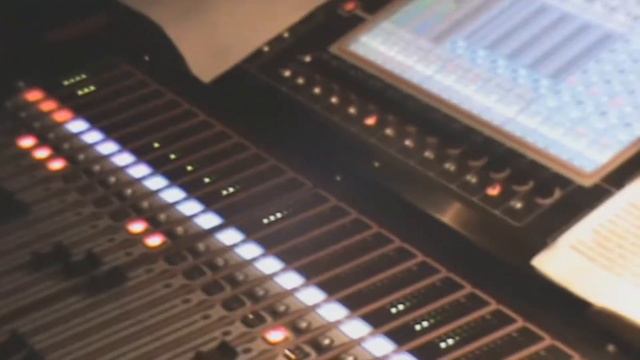 Прыжок из окна. Сурганова и оркестр. Все о женщинах. Звуковики | Гримерка#5 | выпуск 7 смотреть онлайн