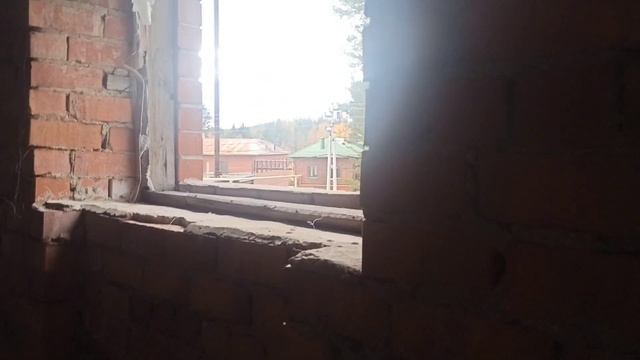 заброшенный пяти этажный дом в поселке Озеро Чусовское г. Екатеринбург