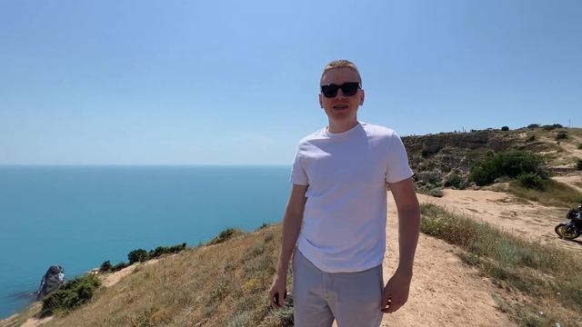 VLOG: ЛАВАНДОВОЕ ПОЛЕ В КРЫМУ, ОЗЕРО В ВИДЕ СЕРДЦА, МЫС ФИОЛЕНТ смотреть онлайн