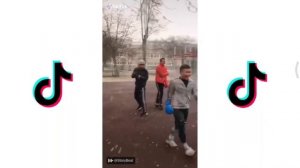 Боксёр танцует под Двигаться - Raim (Tik Tok)