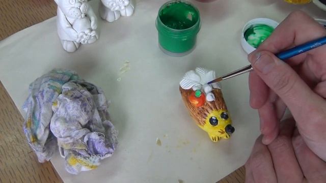 Небольшие приемы и принципы росписи акриловыми красками глиняного ёжика смотреть онлайн