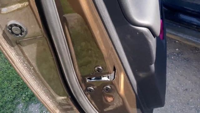 Geely Atlas 2021, что-то загремело в двери смотреть онлайн