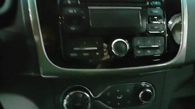 Renault Sandero '2015 смотреть онлайн
