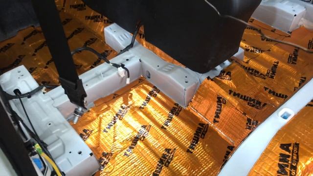 Слегка поправили устоявшийся имидж комфортного автомобиля Хендай Крета (доп вибро-шумоизоляция) смотреть онлайн