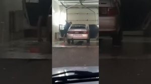 Моет салон машины. Оригинальная версия от автора