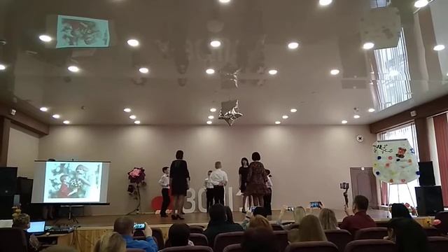 Танец сыночков с мамами смотреть онлайн