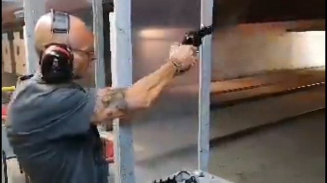 Tir Colt Python 4 pouces 357 Magnum смотреть онлайн