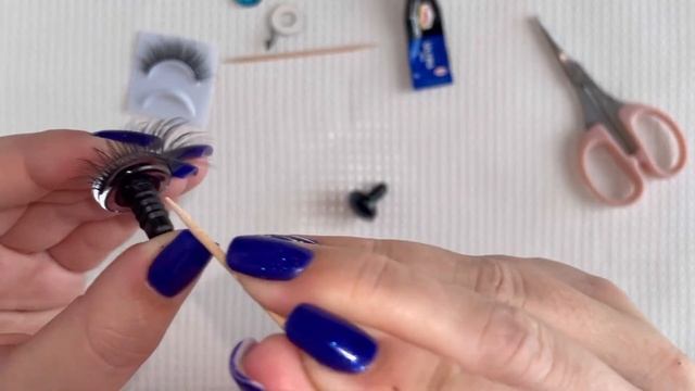 Приклеивание ресничек к трапециевидным глазам смотреть онлайн