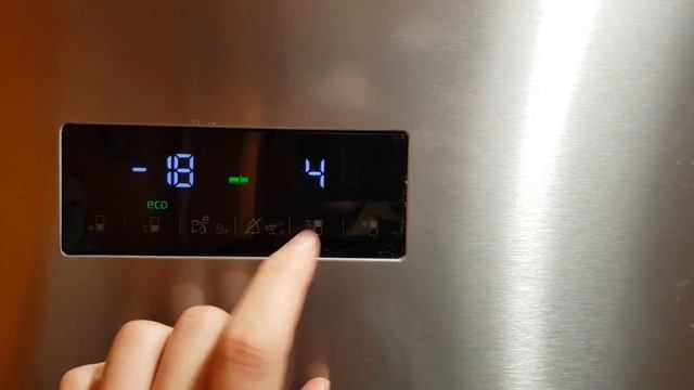 Możliwość ustawienia temperatury lodówka BEKO CNA340EC0X смотреть онлайн