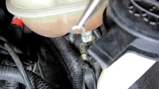 Quick fix - Coolant Light Indicator Error - Saturn Ion3 2003 2004 2005 2006 2007 - DIY смотреть онлайн