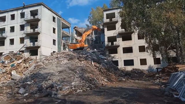 Снос 3-го общежития Новосибирского Государственного Университета. смотреть онлайн