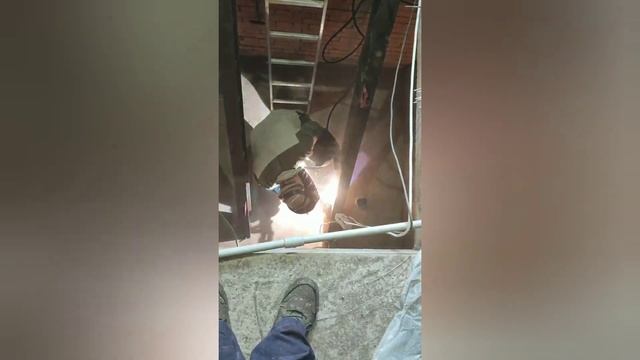 лестница в подвал гаража / stairs to basement garage смотреть онлайн