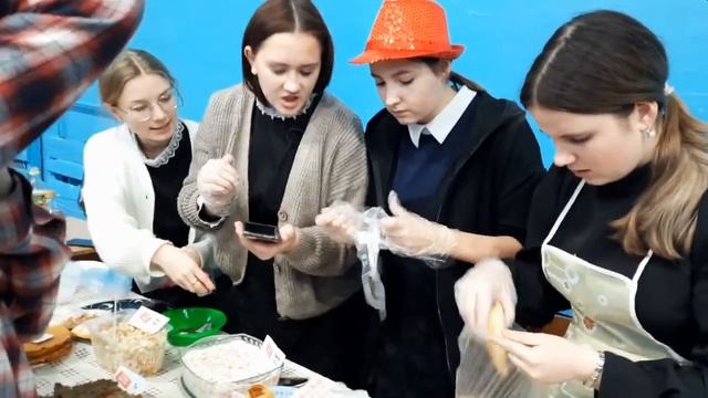 Фотоотчет "Благотворительная ярмарка "Мы вместе" (27.10.2023 г.) смотреть онлайн