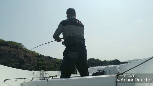 Fishing in a small boat with Tohatsu 3.5 hp outboard смотреть онлайн