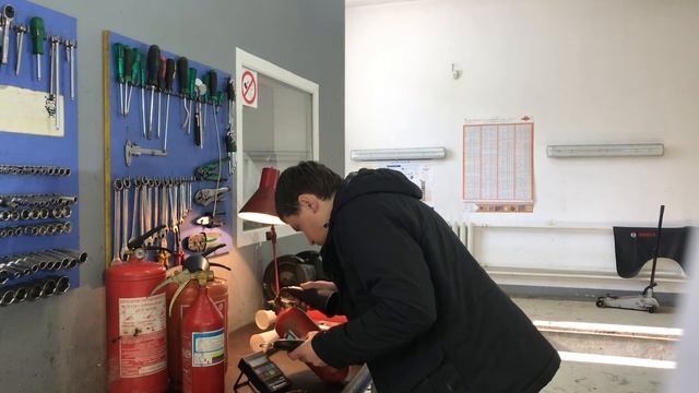 Огнетушитель: порошковый или углекислотный? Проверка огнетушителя. смотреть онлайн