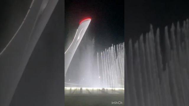 Олимпийский фонтан в Адлере. Даже не знаю от чего мурашки, от музыки или от светового Шоу!!! смотреть онлайн