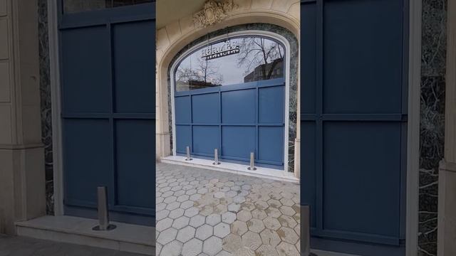 витрины бутиков на Пасео де Грасия защищёны? - хз смотрите сами смотреть онлайн