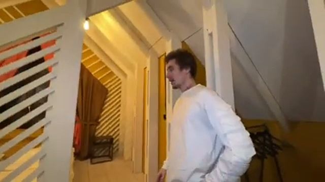 ДАНОН И СТОПБАН ПОКАЗЫВАЮТ ДОМ ЗА 200 МЛН РУБЛЕЙ смотреть онлайн
