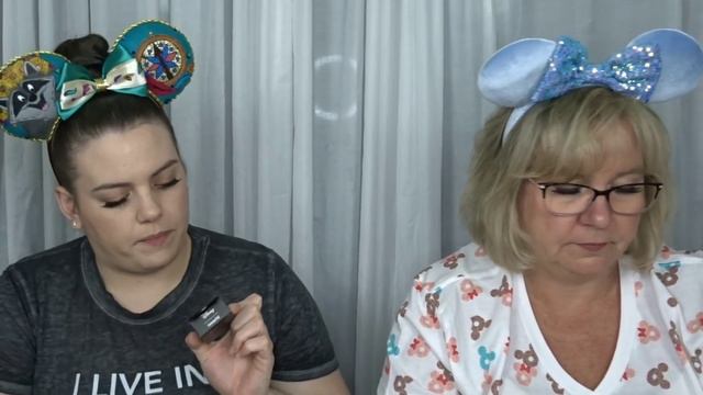 Disney Loungefly Mystery Pin Unboxing смотреть онлайн