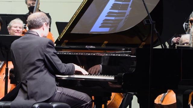 Frédéric Chopin's Waltz in E-flat major Op. 18 смотреть онлайн