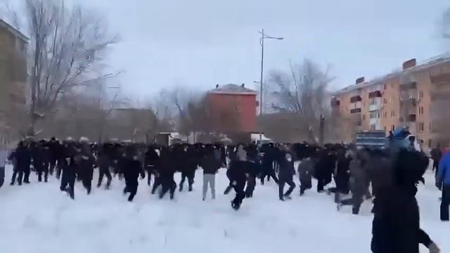 Местные жители так себя не поведут! Беспорядки в Казахстане смотреть онлайн
