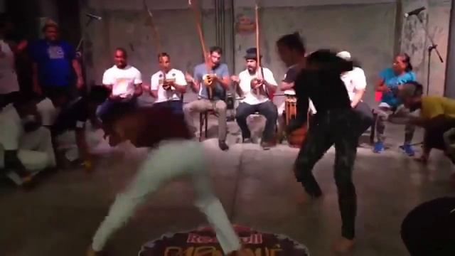 8 Dangerous Meia lua de compasso kick смотреть онлайн