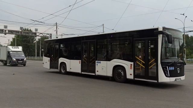 служебный автобус НефАЗ-5299-30-52 в Екатеринбурге смотреть онлайн