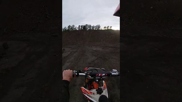 Покатушки на BSE Z11 и Regul Moto Athlete подпишись и поставь лайк ?? смотреть онлайн