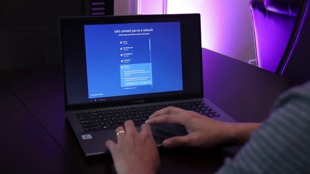 Unboxing ASUS VivoBook 15.6" Laptop X512F Grey (Intel Core i5-10210U/512GB SSD/12GB RAM/Windows 10) смотреть онлайн