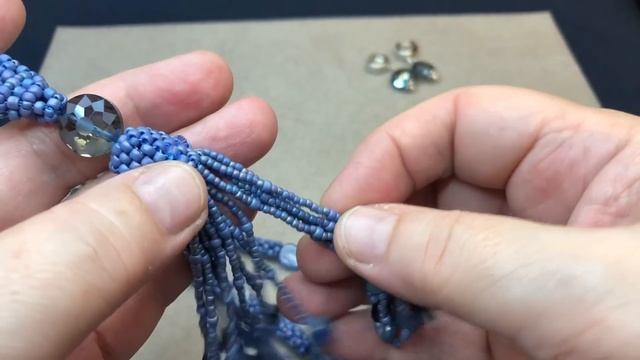 Сотуар из КИАНИТА и колье из СЕРДОЛИКА. Два украшения с мелкой галтовкой. смотреть онлайн