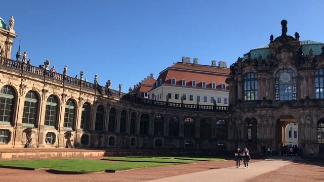 Двор Дрезденской галереи смотреть онлайн