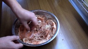 АНТРЕКОТ ИЗ СВИНИНЫ НА МАНГАЛЕ. Мясо на косточке жареное на углях. Маринад для шашлыка.
