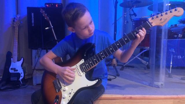 Луна и тучи Японская народная песня - Матвей Романов играет на электрогитаре Fender смотреть онлайн