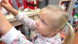 МАМА ПРОТИВ ПАПЫ.  СОФИЯ  УКРАШАЕТ КОМНАТУ. СОФУНЬЯ ШАЛУНЬЯ